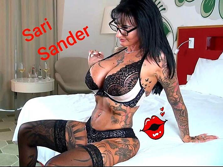 Camgirl Sari-Sander